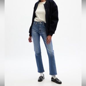 GAP High Rise Kick Fit Jeans in Medium Wash